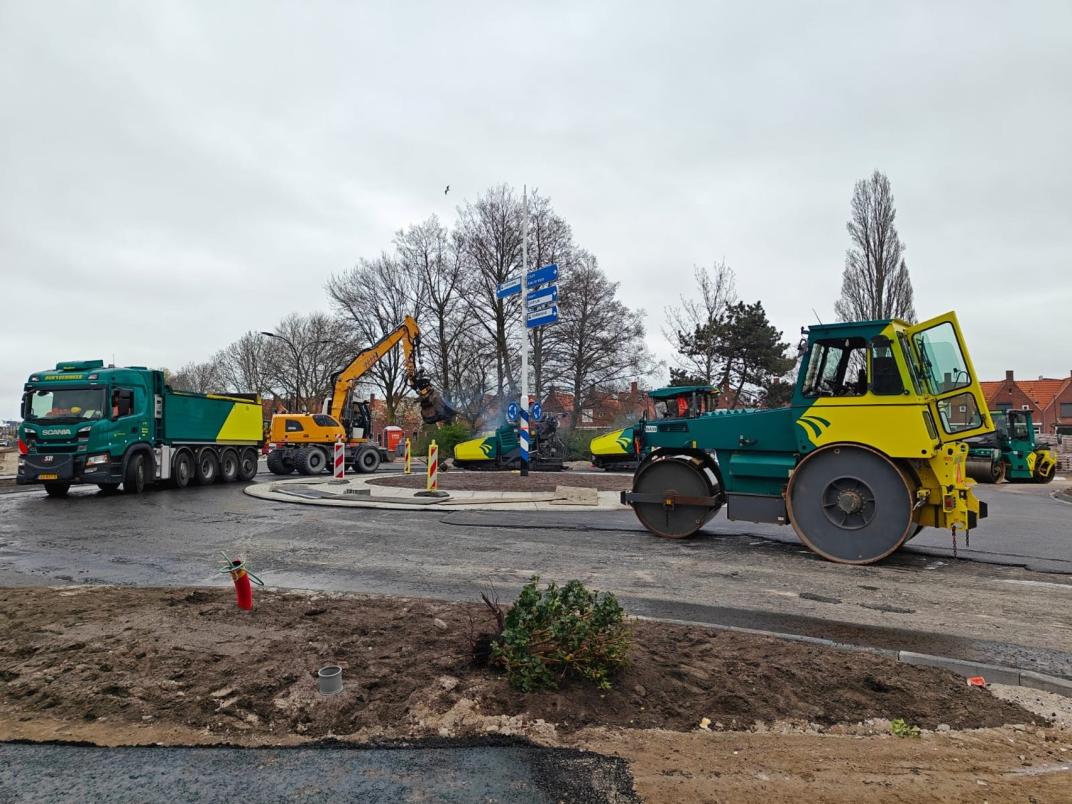 rotonde julianaweg asfalteren